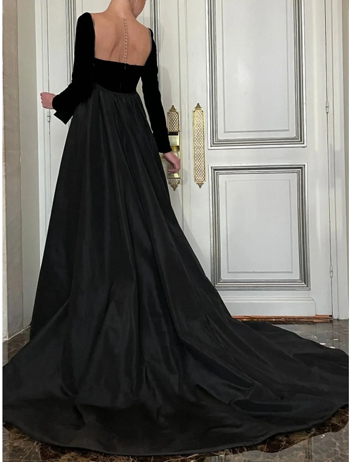 A-Line Evening Gown Vintage Dress Formal Fall Court Train Long Sleeve Square Neck Satin with Bow(s)