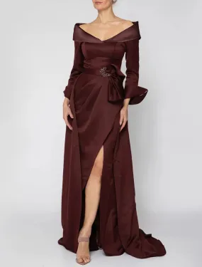 A-Line Mother of the Bride Dress Formal Wedding Guest Party Elegant Off Shoulder Sweep / Brush Train Satin Long Sleeve with Split Front Crystal Brooch Ruching