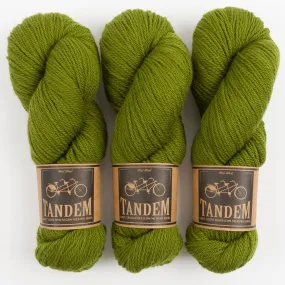 BILLOWING BRAID SOCKS - GREEN OLIVE