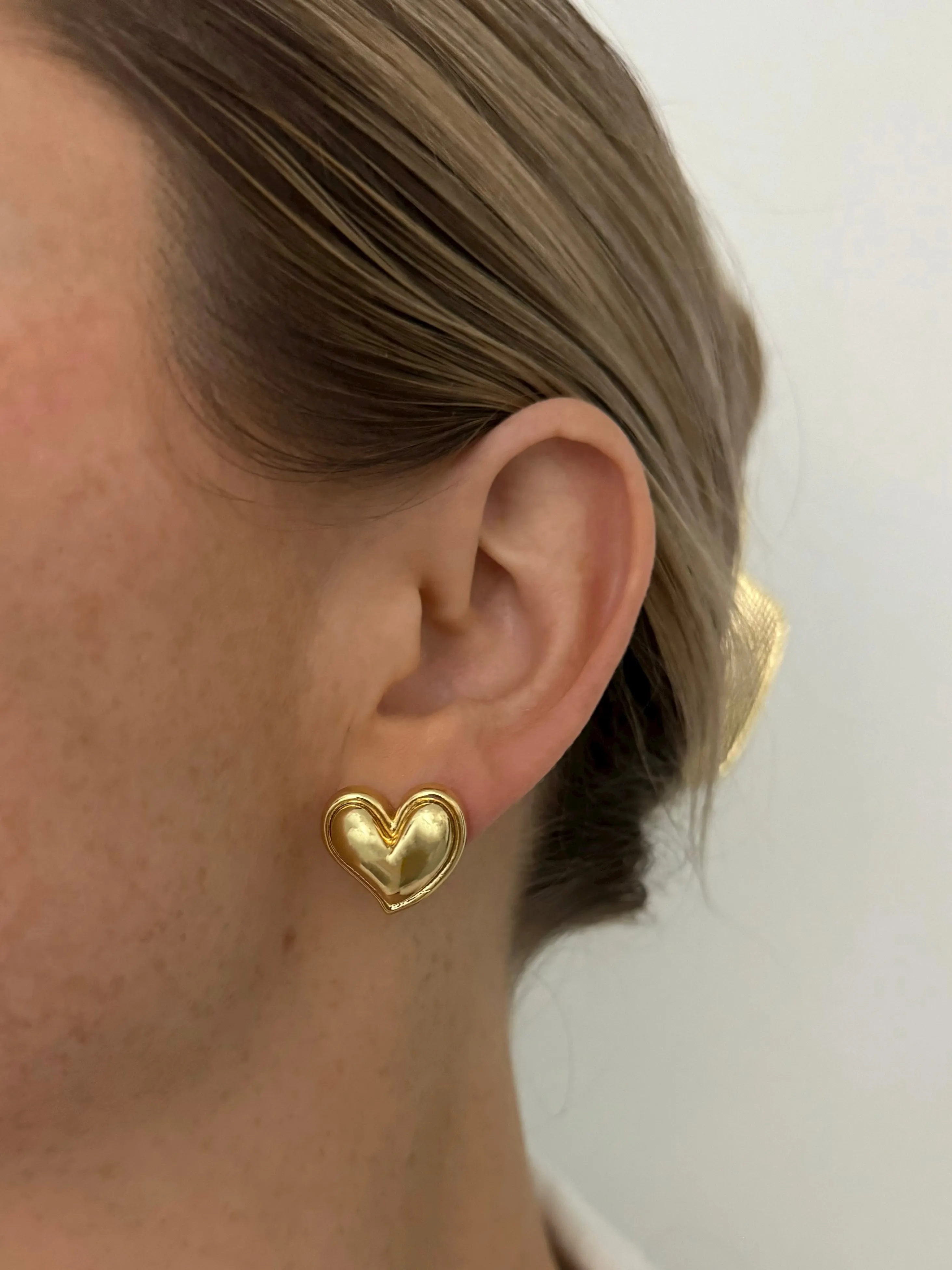 BITSY HEART STUDS