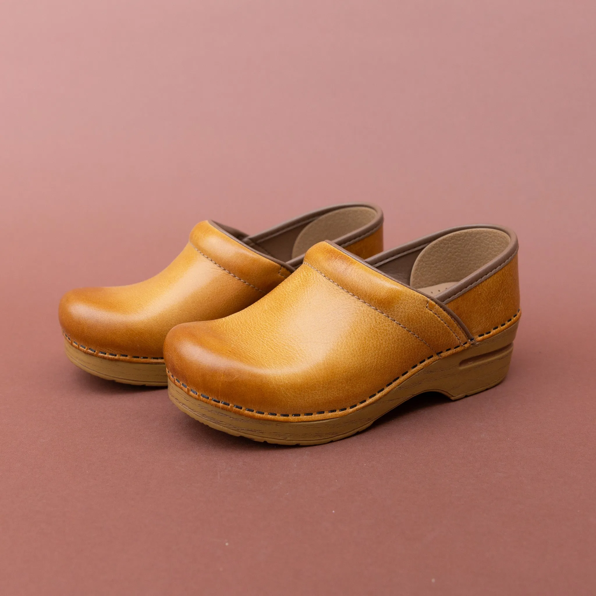 Dansko | Professional Clog in Distressed Honey